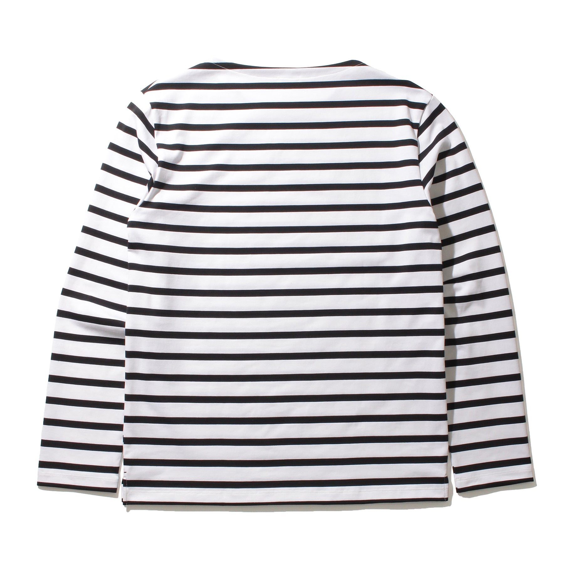 ハイブリッドコットンボーダーバスクシャツホワイト×ブラックの背面を写した商品画像