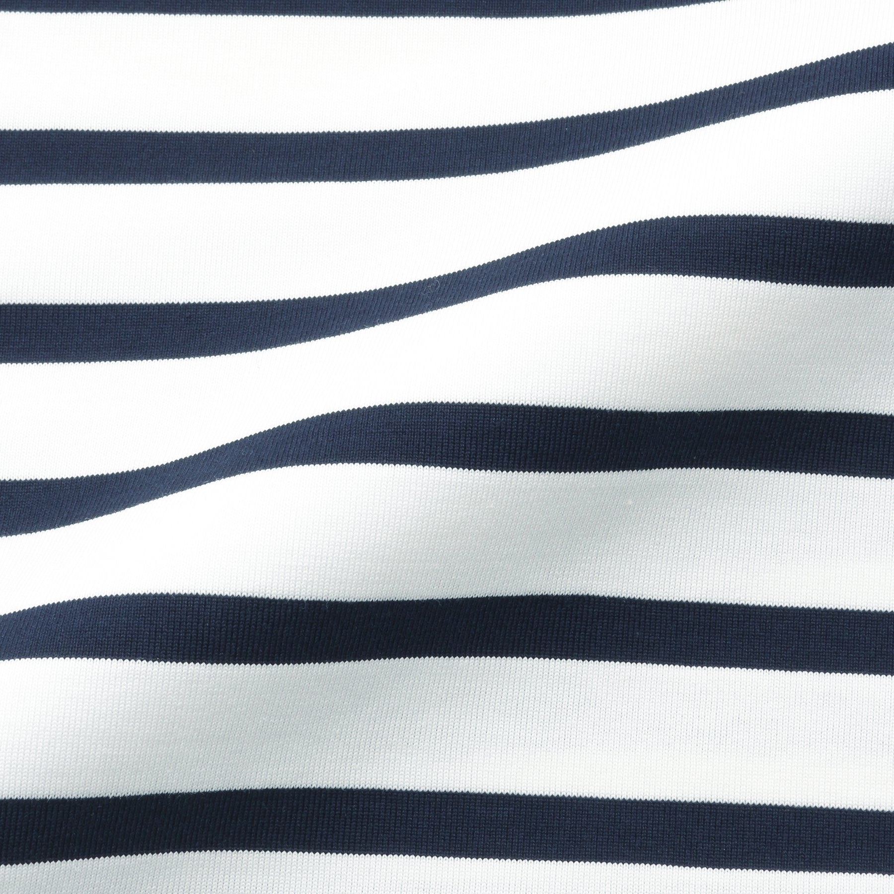 ハイブリッドコットンボーダーバスクシャツホワイト×ネイビーの生地を写した商品画像