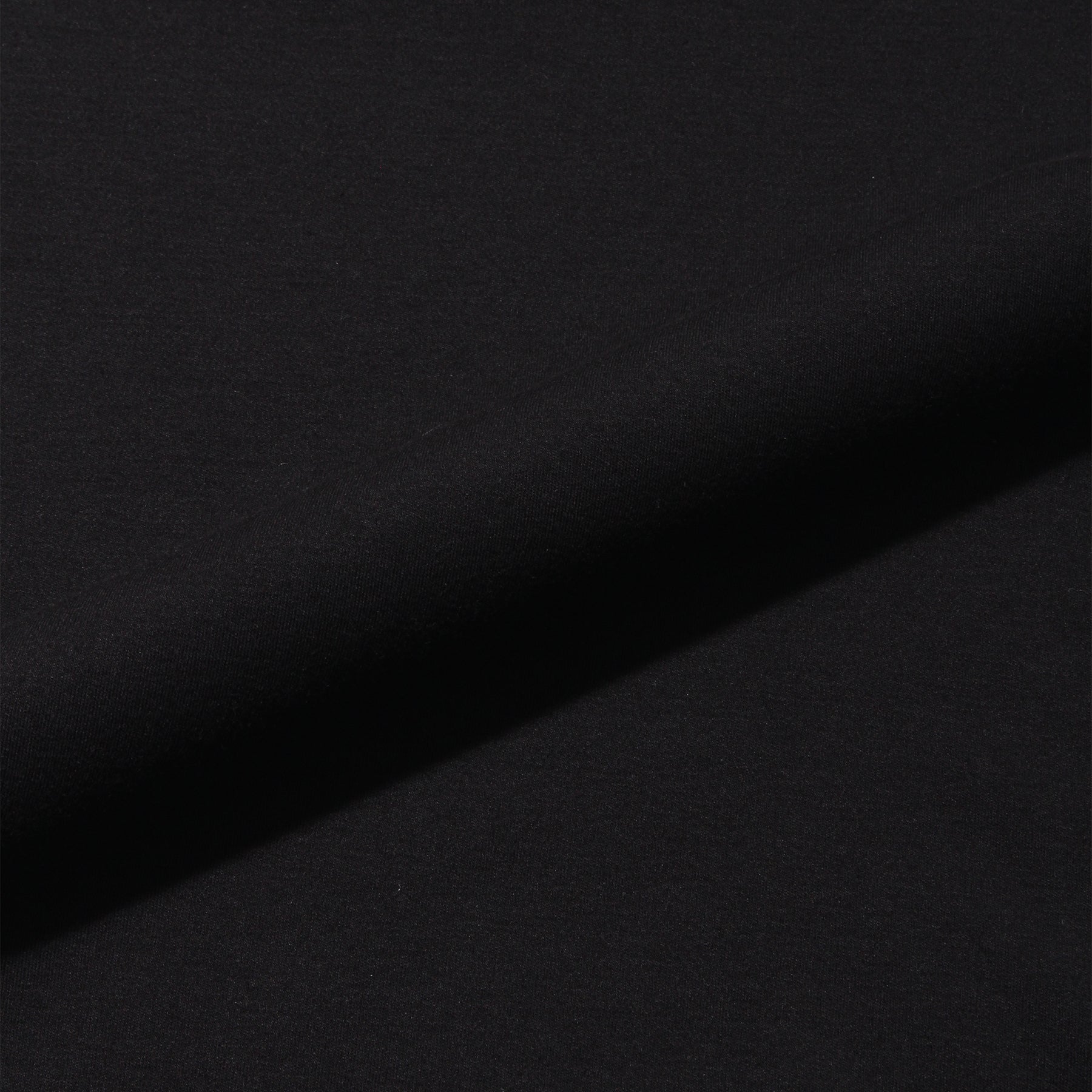 スビンプラチナムスムースヘンリーネックTシャツブラックの生地を写した商品画像