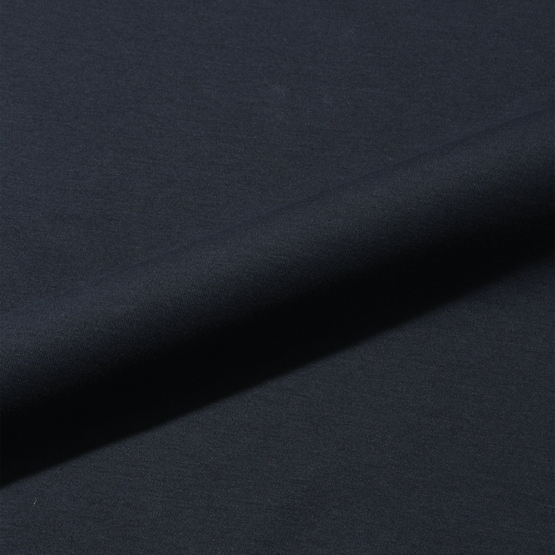 スビンプラチナムスムースヘンリーネックTシャツネイビーの生地を写した商品画像