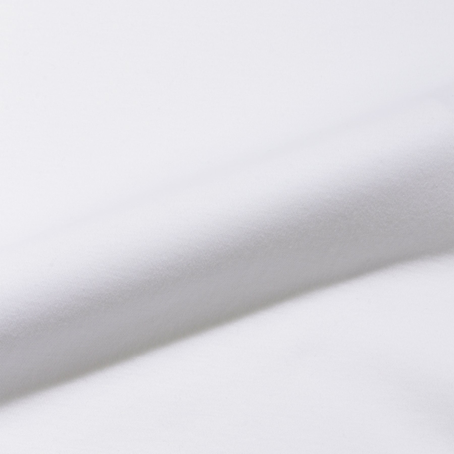 スビンプラチナムスムースヘンリーネックTシャツホワイトの生地を写した商品画像