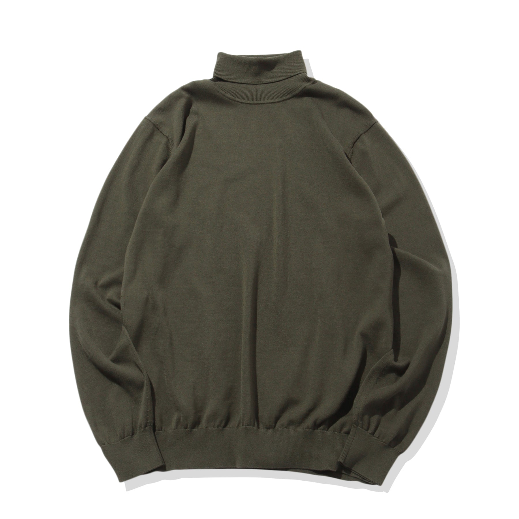 スビンプラチナム タートルネックニット オリーブ | ＋CLOTHET