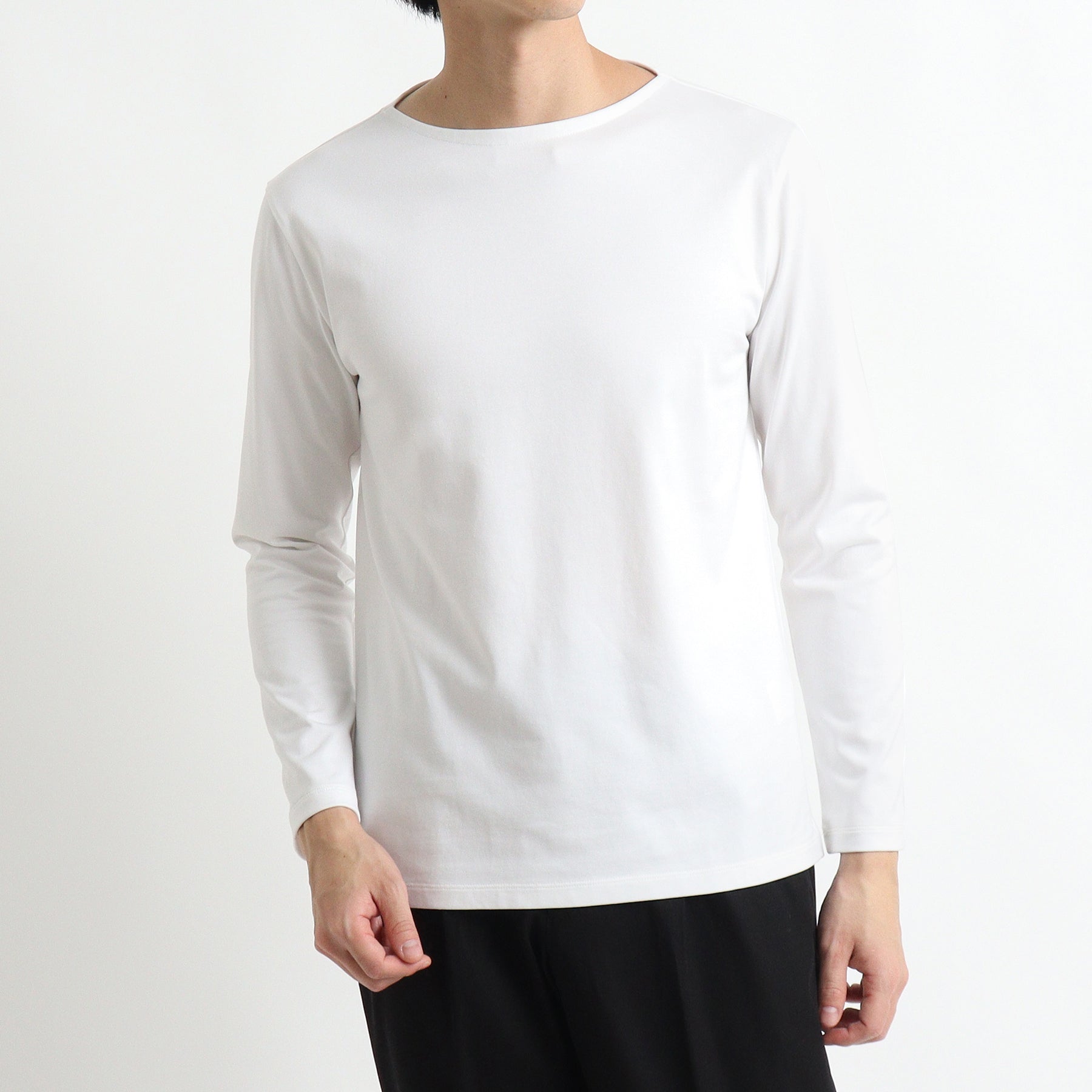 ハイブリッドコットンバスクシャツホワイトのメンズ着用画像1