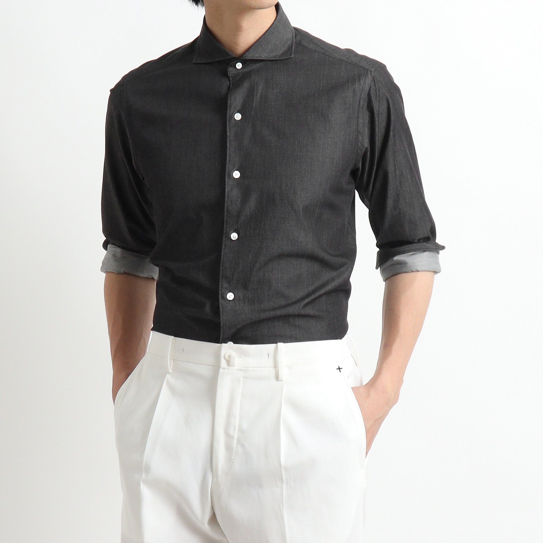 スビンプラチナムリアクティブデニムシャツブラックのメンズ着用画像1