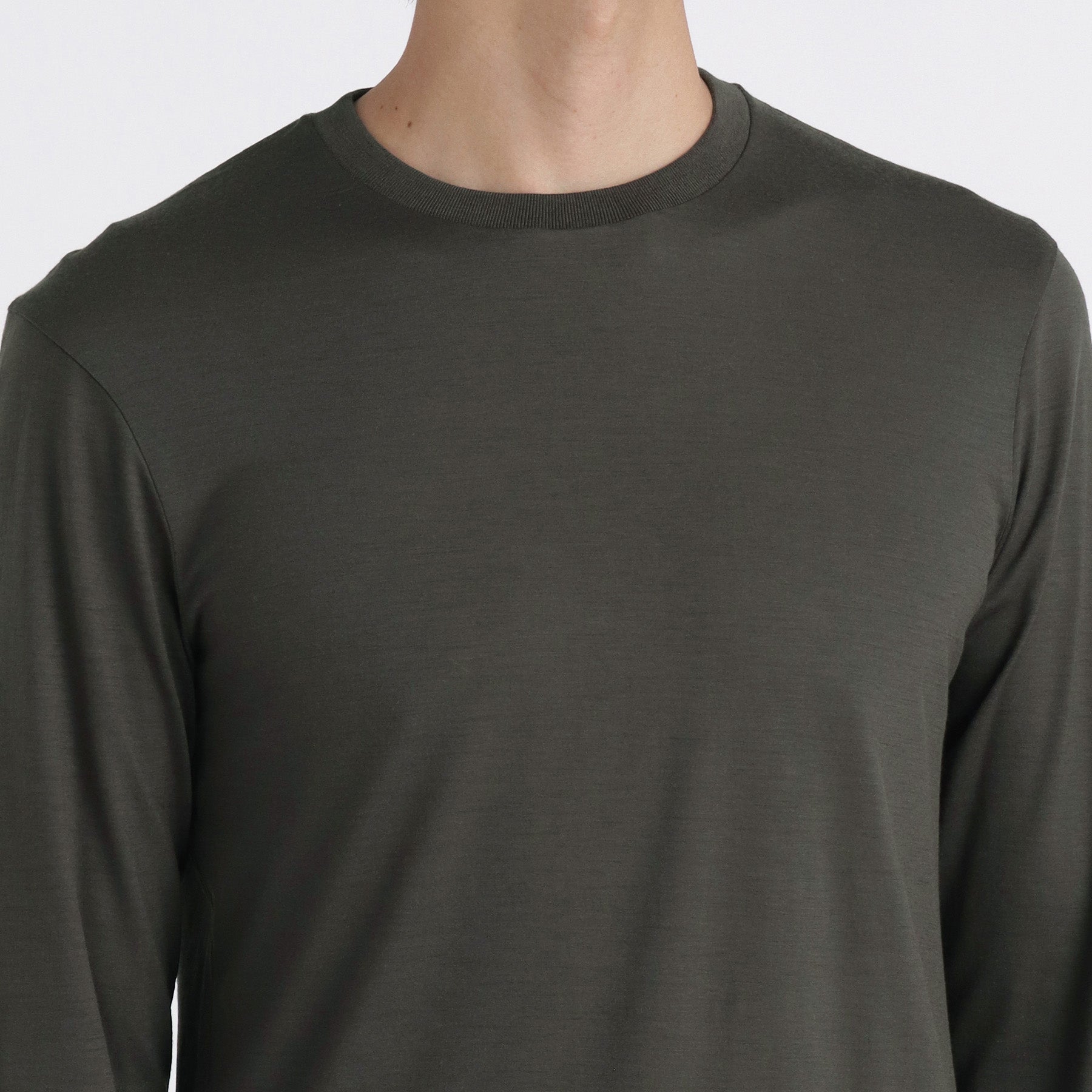 【Renewal】Wool Tailored Long Sleeve T-shirt Color: Khaki