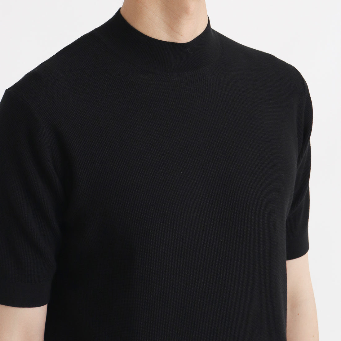 Mini Thermal Mock Neck Knit T-shirt Color: Black