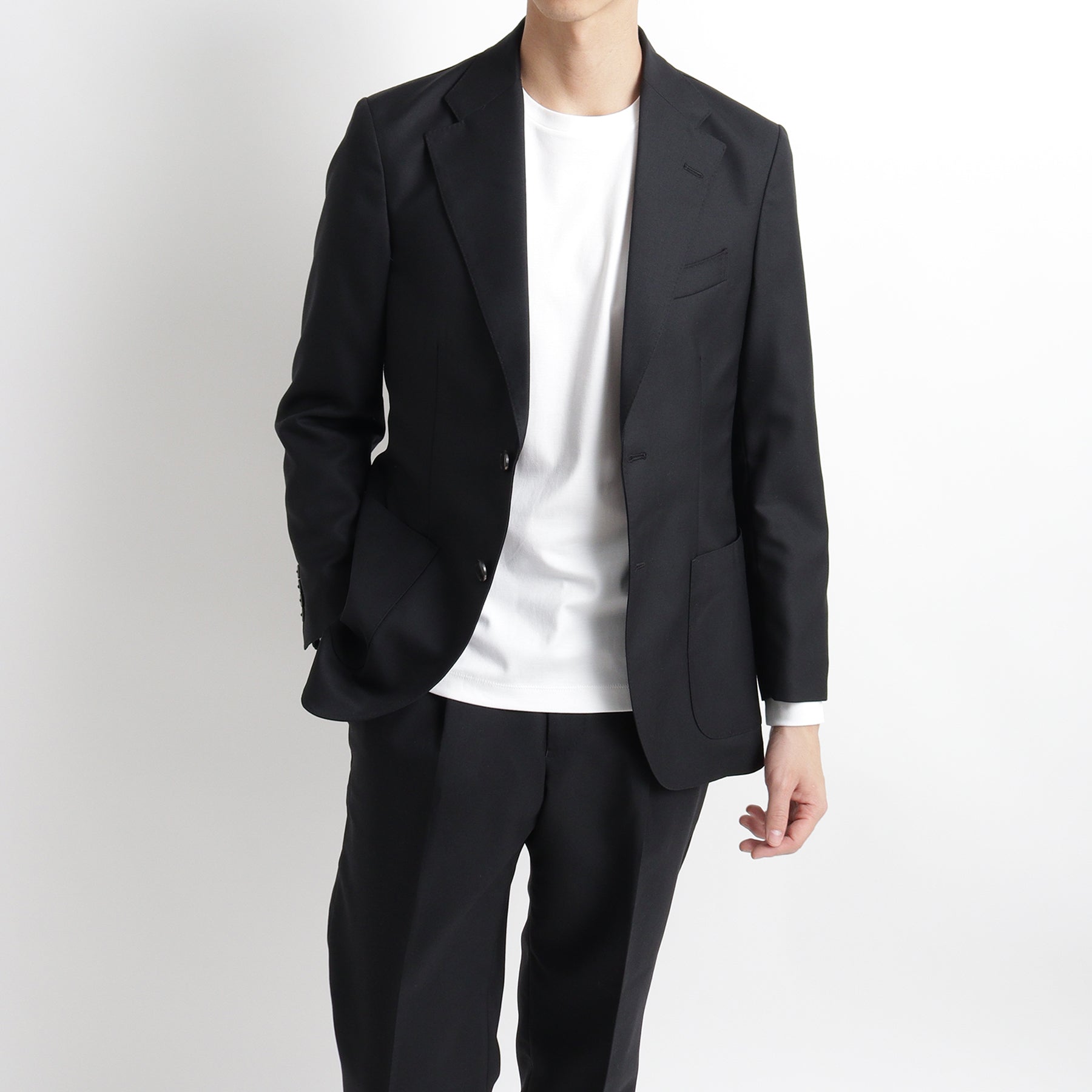 テックウール ®ツイル テーラードジャケットブラックのメンズ着用画像-1