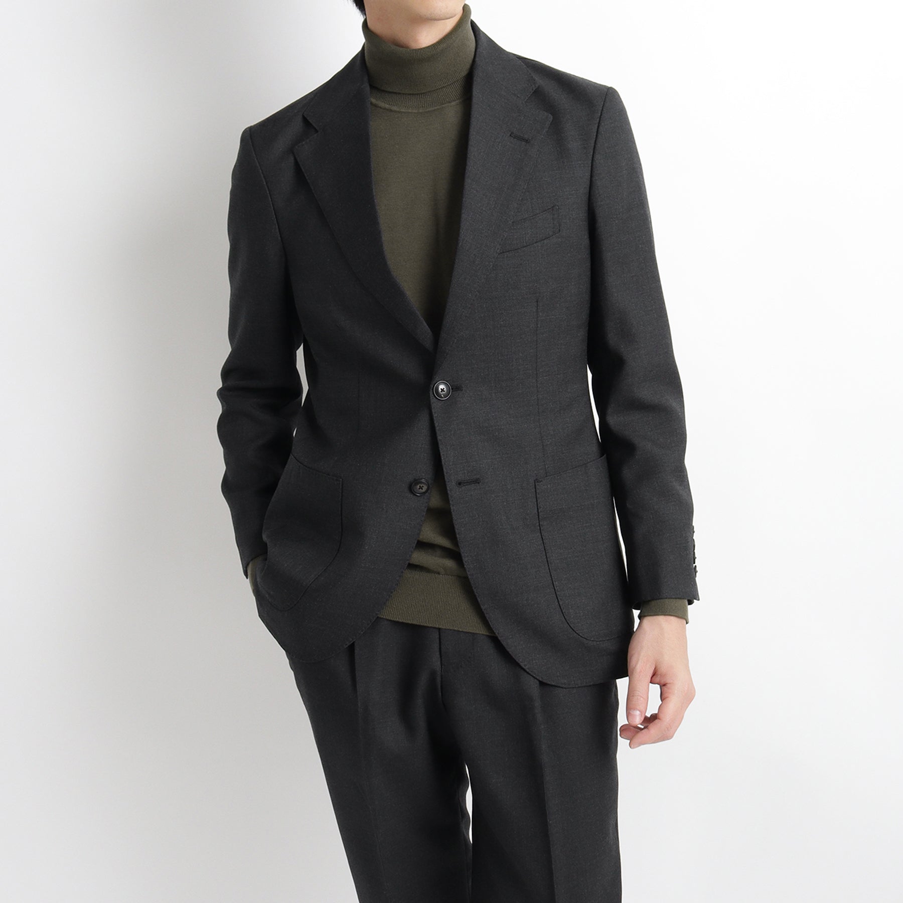 テックウール ®ツイル テーラードジャケットチャコールのメンズ着用画像-3