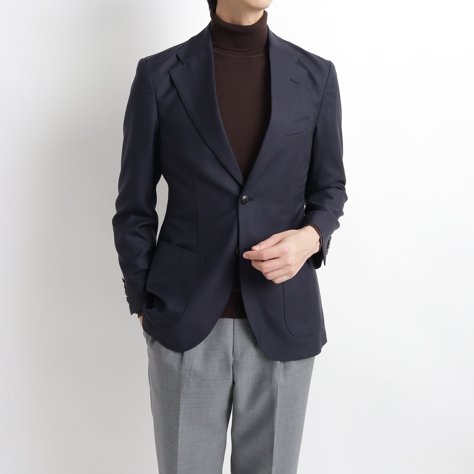 テックウール ®ツイル テーラードジャケットネイビーのメンズ着用画像-3