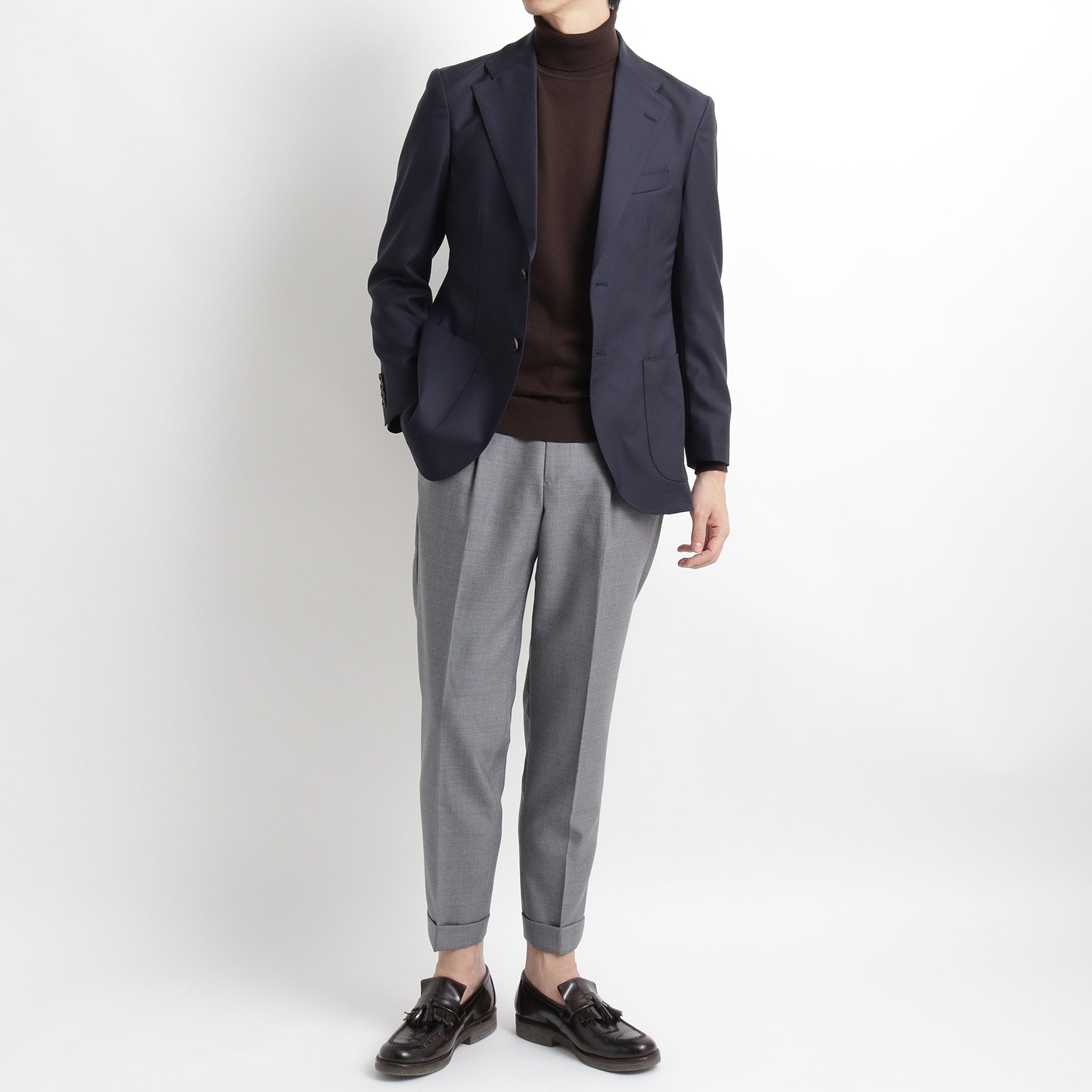 テックウール ®ツイル テーラードジャケットネイビーのメンズ着用全身画像-2