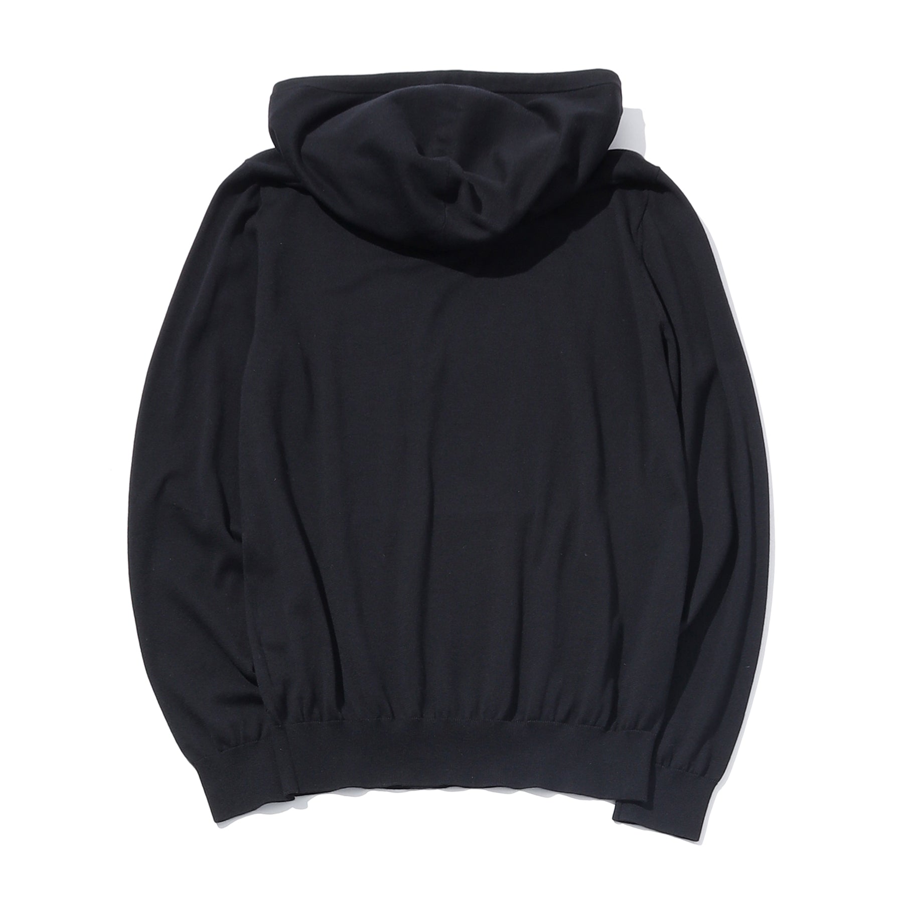 スビンプラチナムニットフーディブラックの背面を写した商品画像