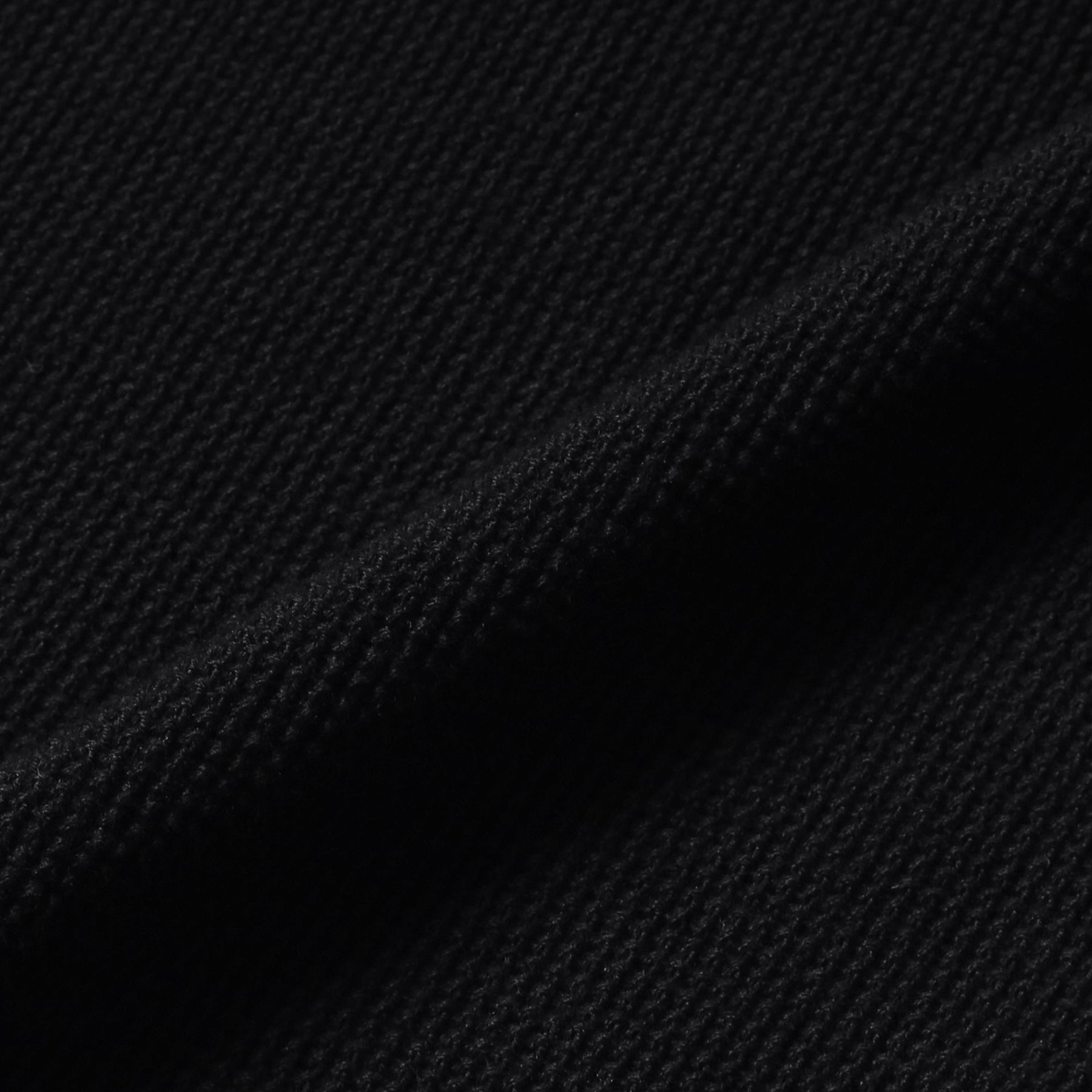 スビンプラチナムサーマルニットブラックの生地を写した商品画像