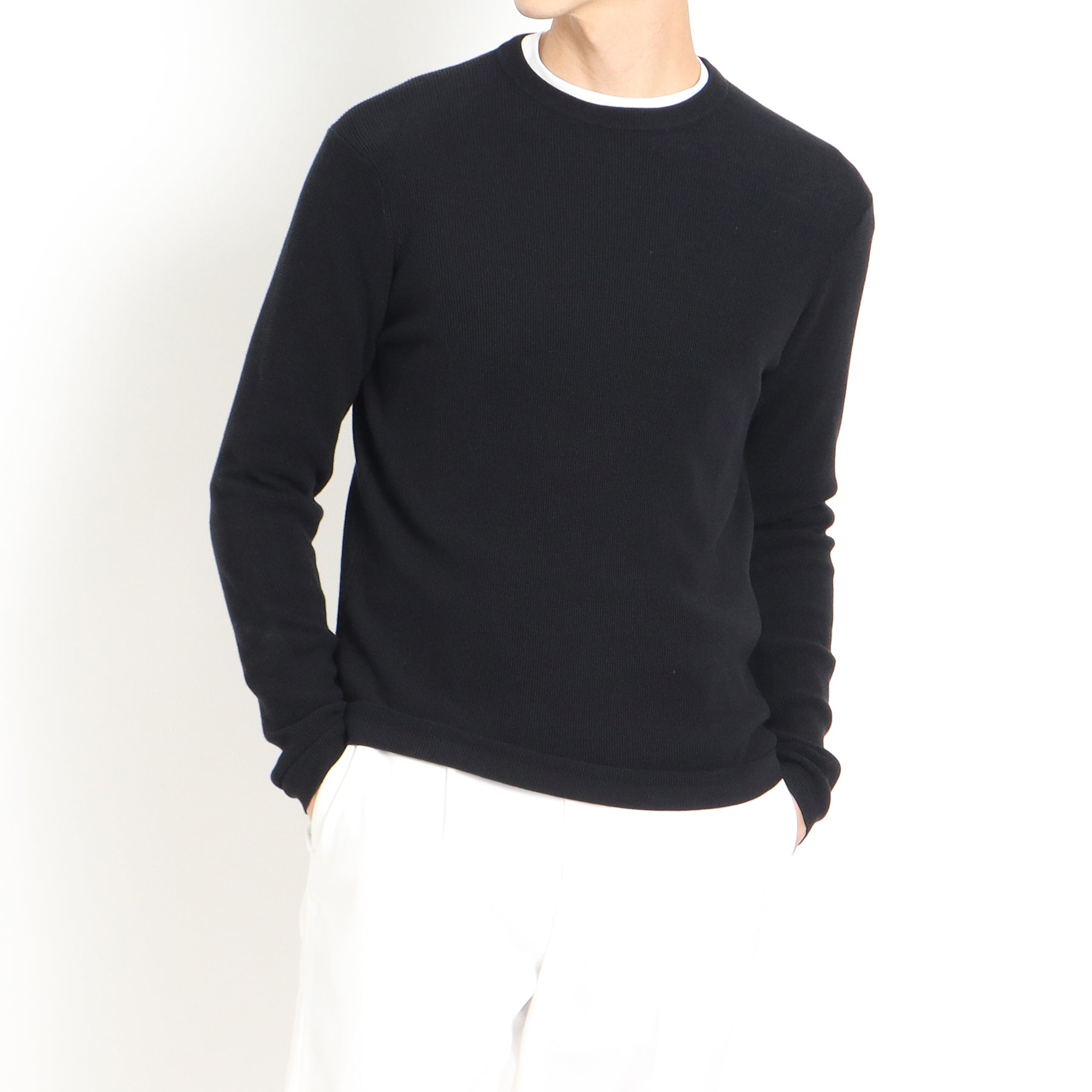 スビンプラチナムサーマルニットブラックのメンズ着用画像バリエーション2