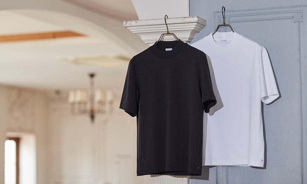 モックネックロングTシャツの首元画像
