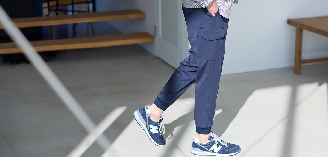 ネイビーカーゴジョガーパンツ着用モデル