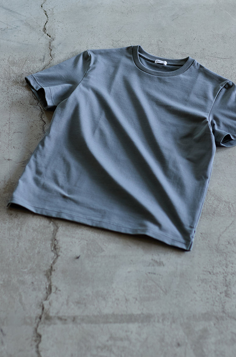 新色 アスファルト ハイブリッドコットン テーラードTシャツ