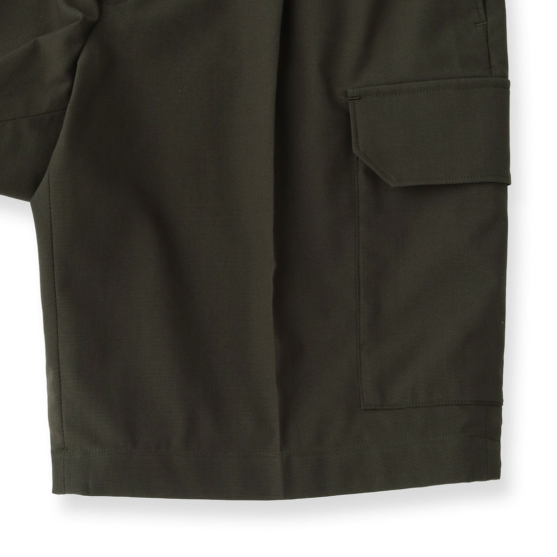 High Twist Cotton Panama Cargo Short Pants Color: Olive