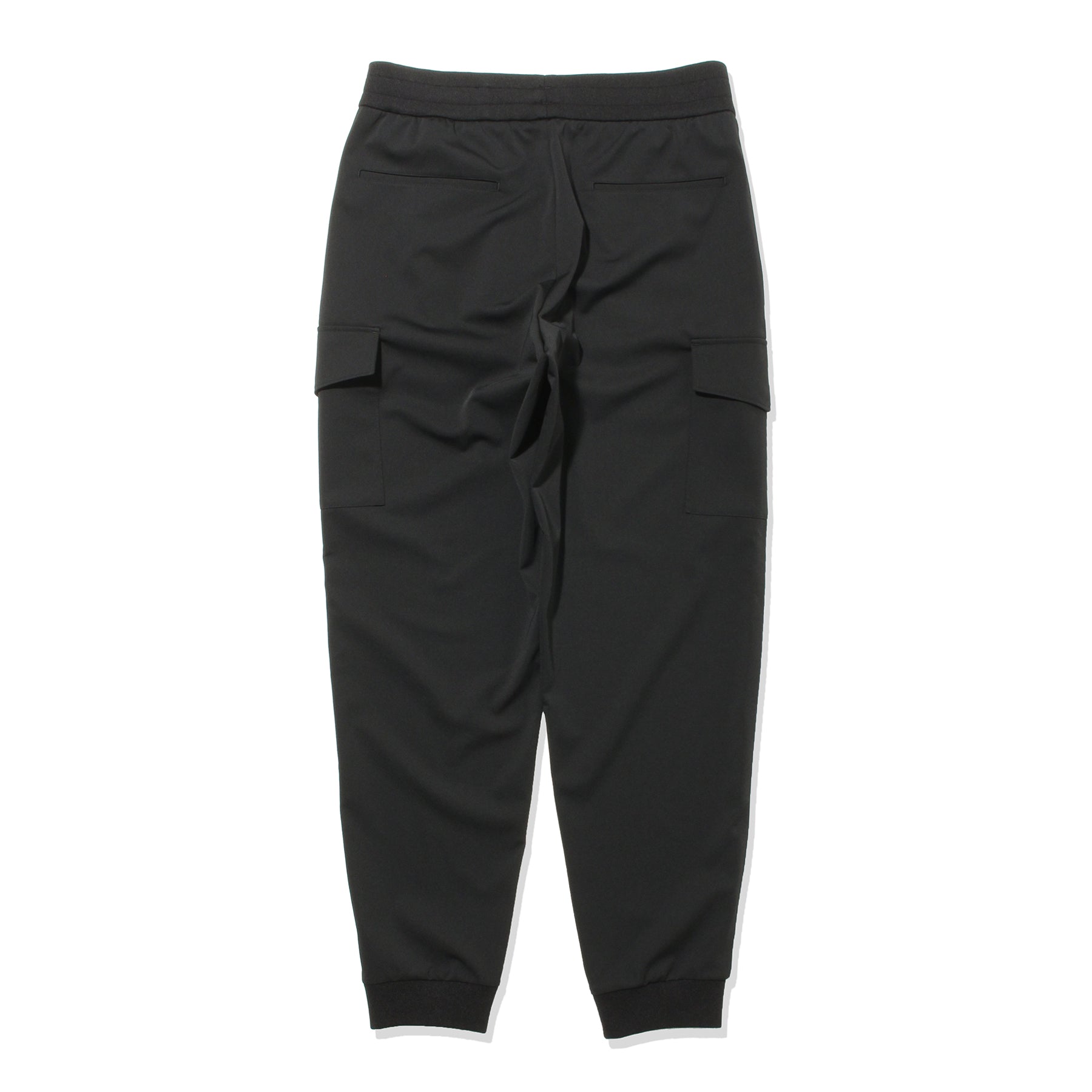 マットツイストカーゴジョガーパンツブラックの背面を写した商品画像