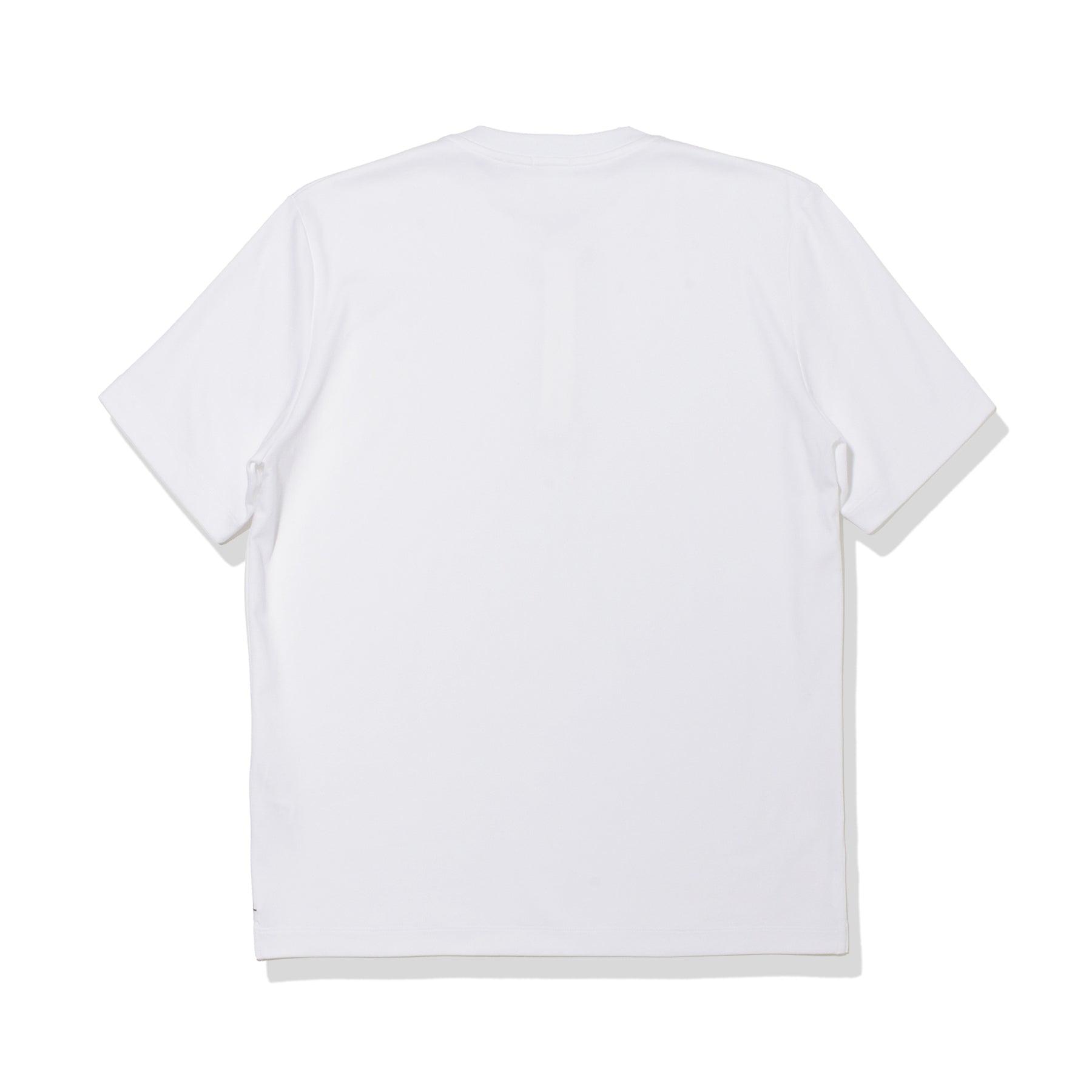 スビンプラチナムスムースヘンリーネックTシャツホワイトの背面を写した商品画像