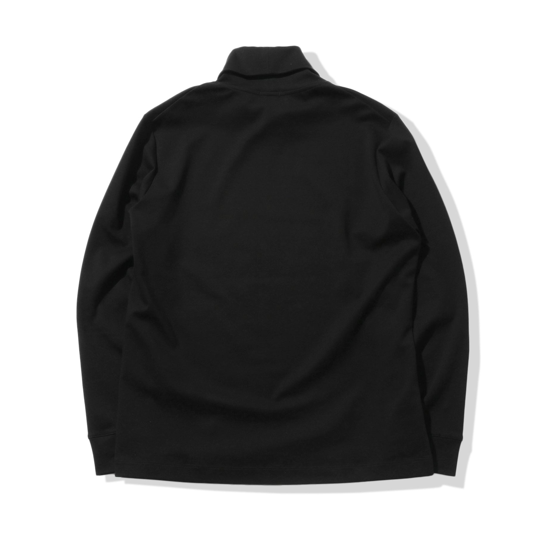 スビンプラチナムタートルネックロングスリーブTシャツブラックの背面を写した商品画像
