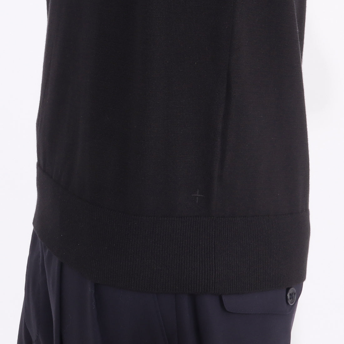 Long Sleeve Skipper Knit Color: Black
