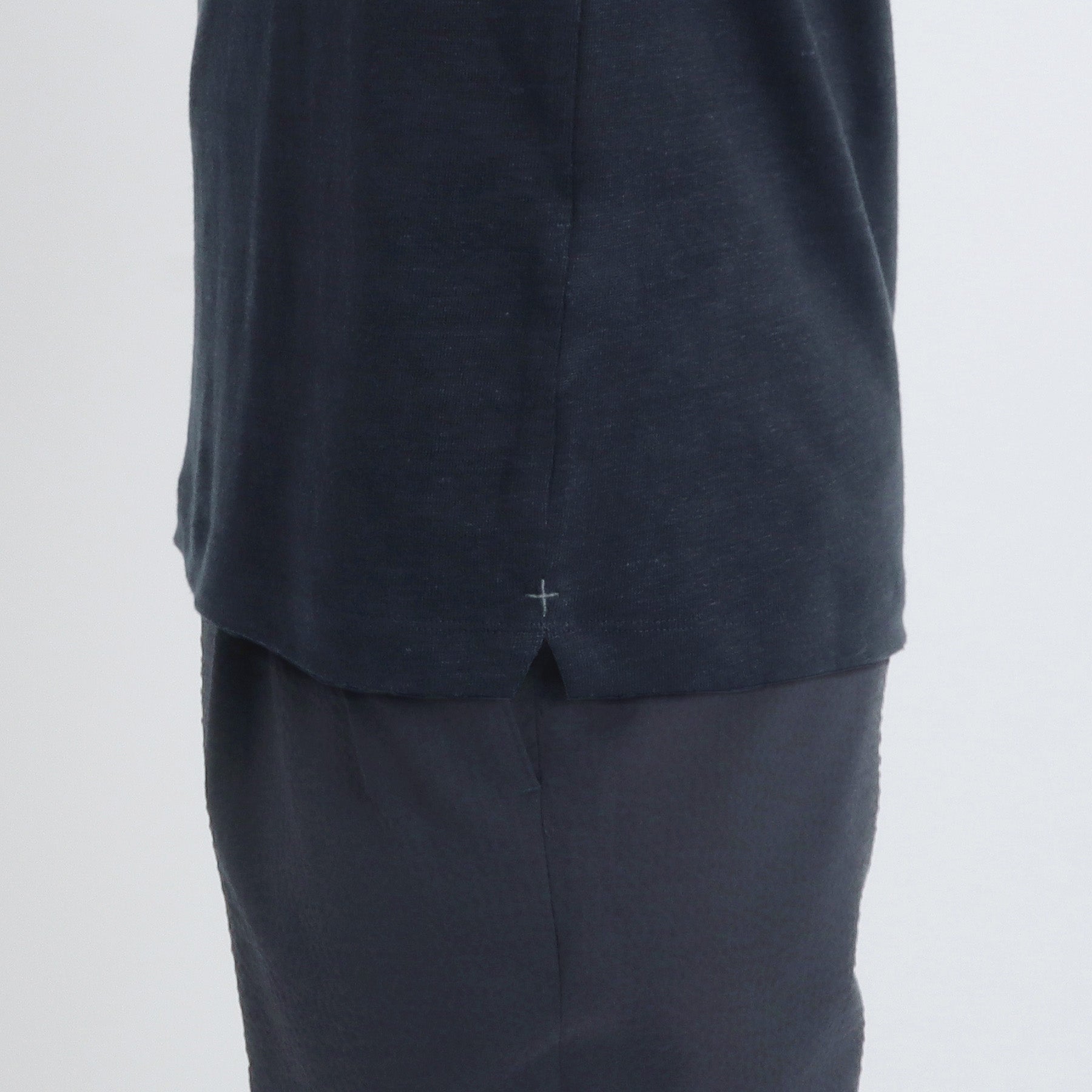 Linen Jersey Tailored Skipper Shirt Color: Navy
