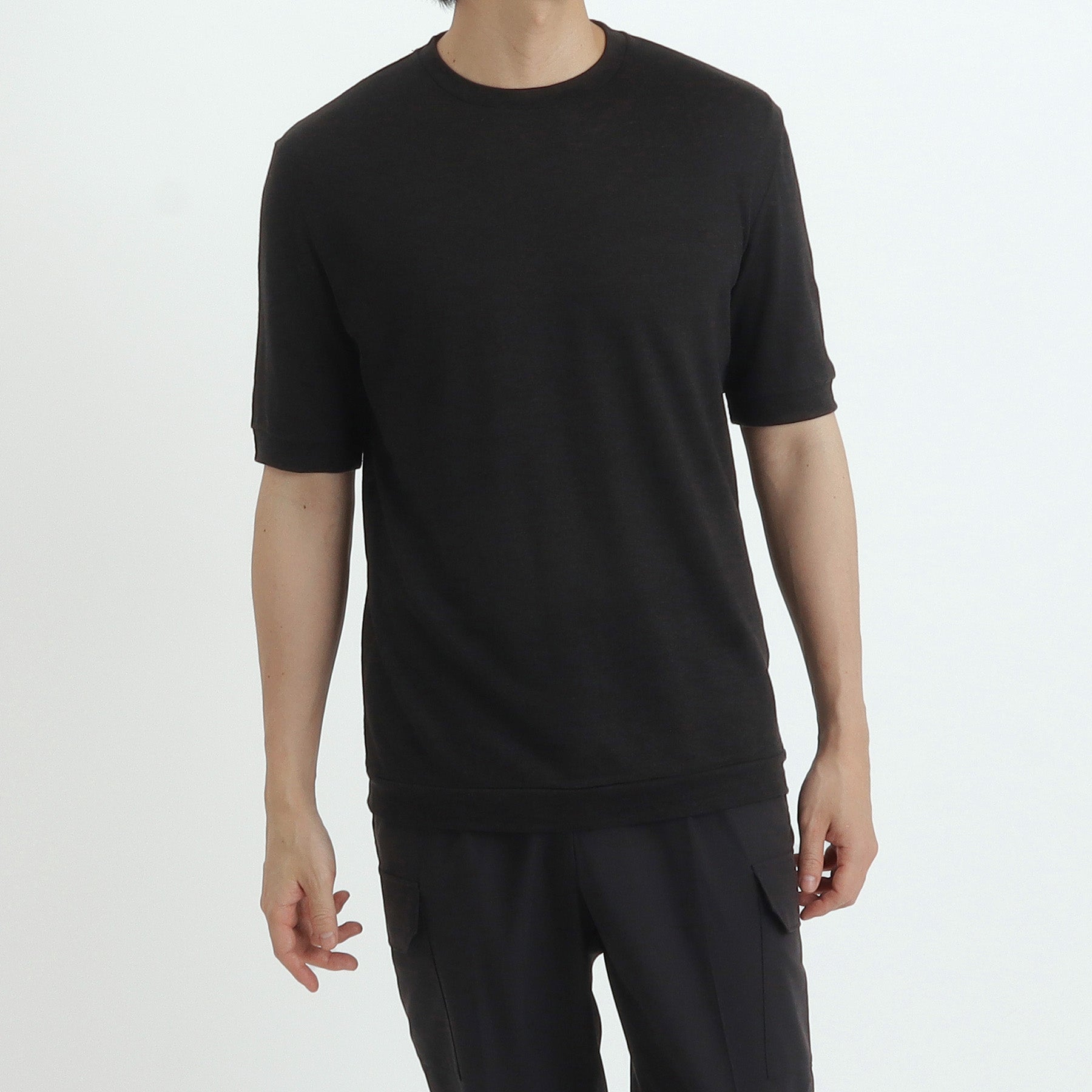Linen Jersey Tailored Ribbed Hem T-shirt Color: Black