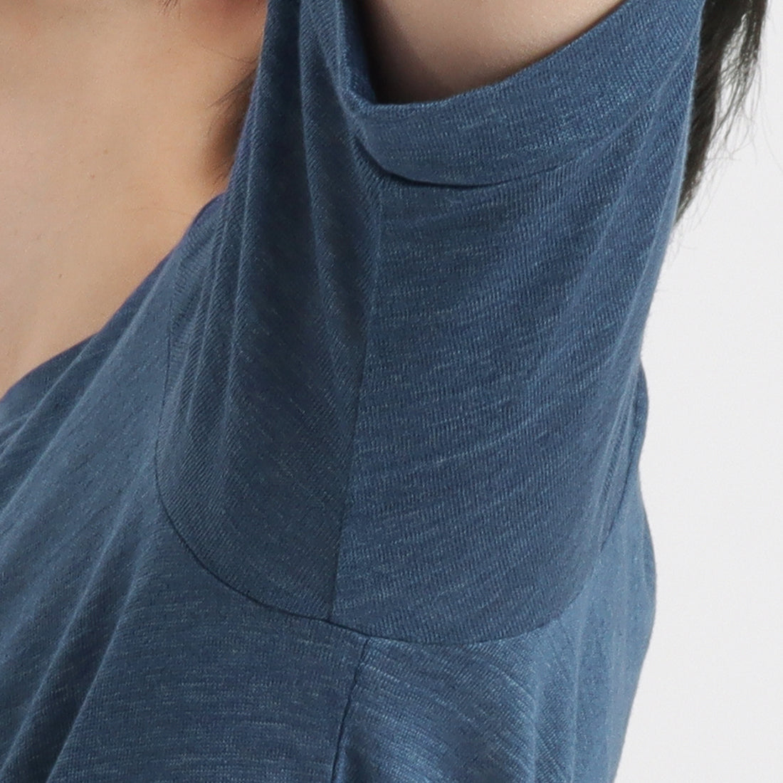 Linen Jersey Tailored Ribbed Hem T-shirt Color: Blue