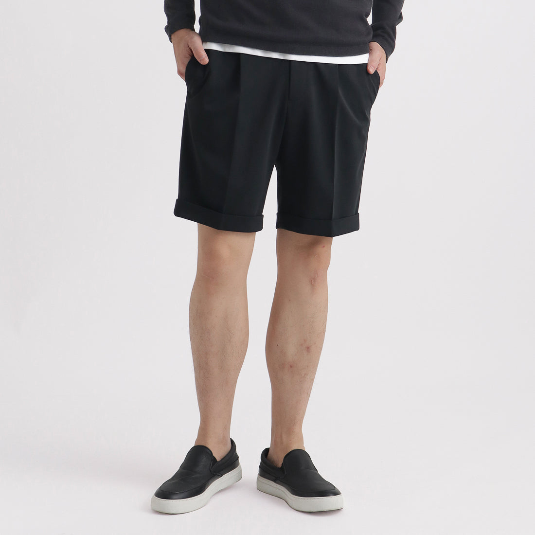 Matte Twist Short Pants Color: Black