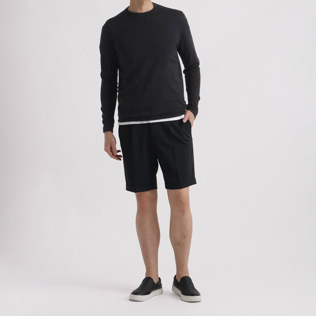 Matte Twist Short Pants Color: Black