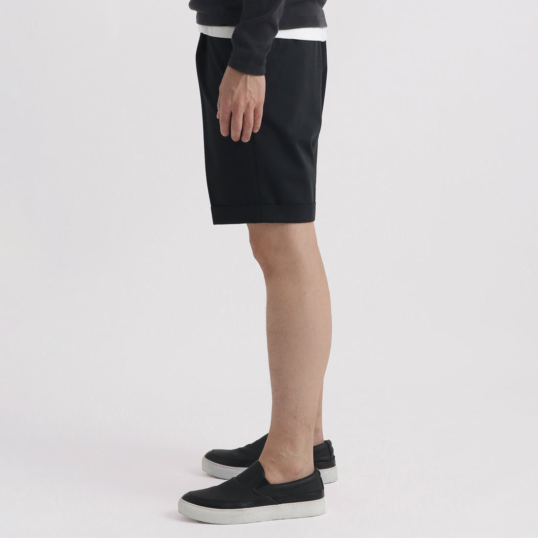 Matte Twist Short Pants Color: Black