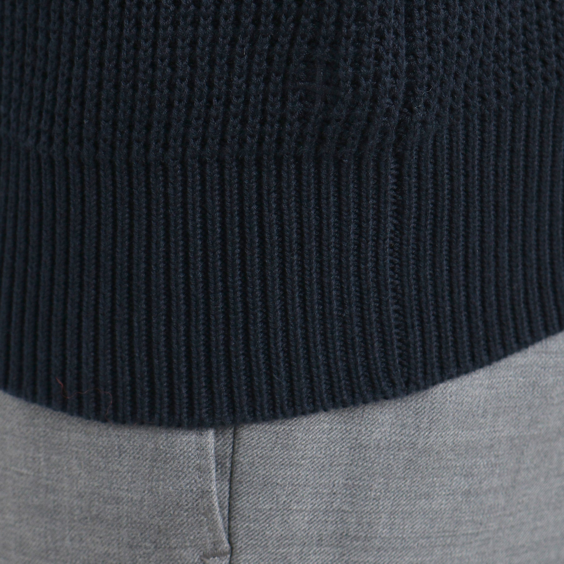 スビンプラチナム ミドルゲージクルーネックニット ネイビー