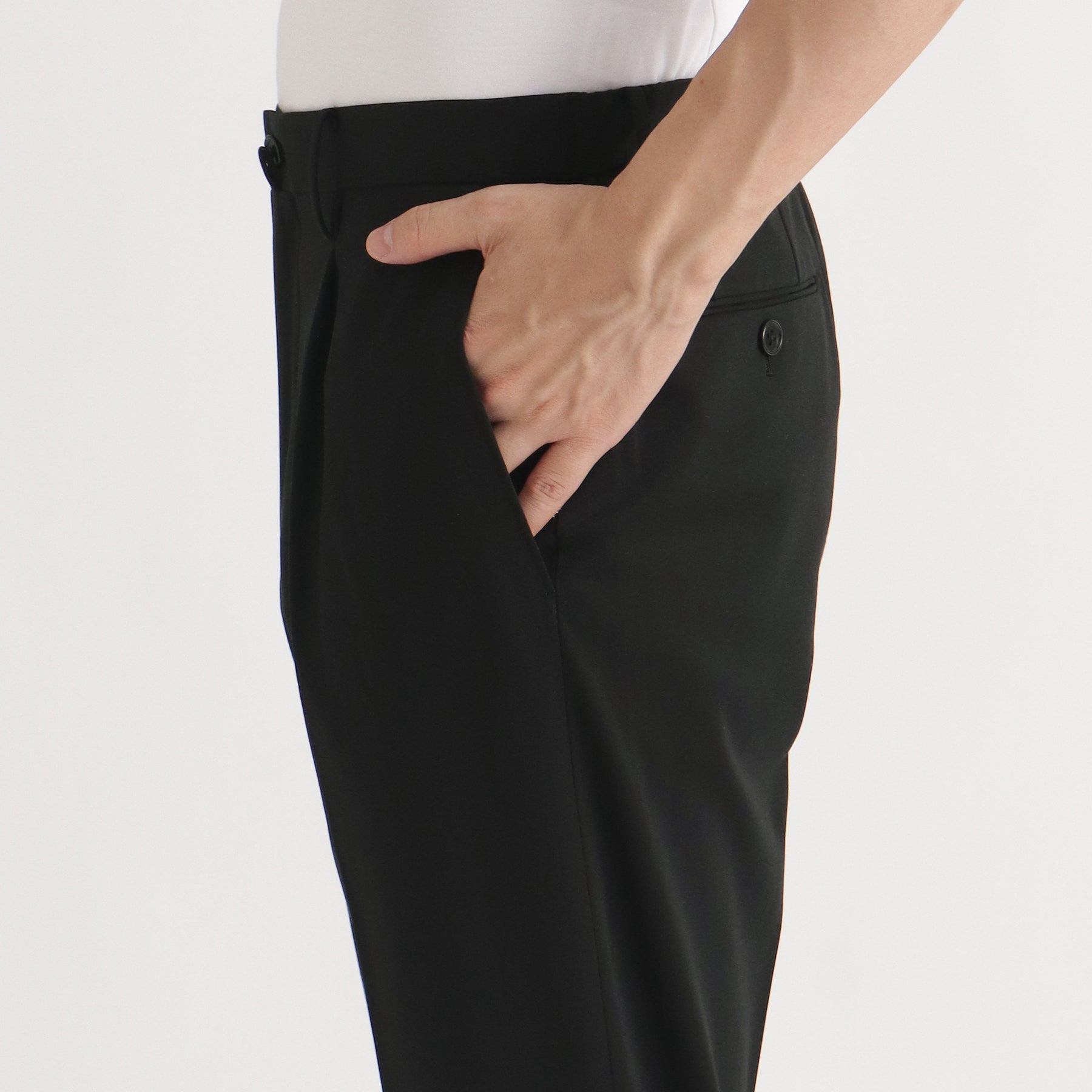 【THE LIMITED EDITION】Mocklodi One Pleats Trousers Color: Black