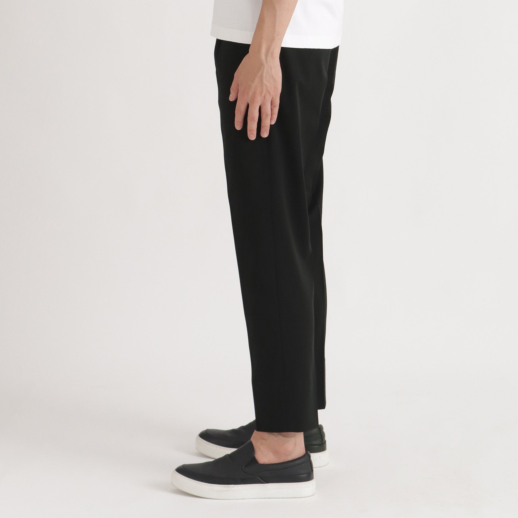 【THE LIMITED EDITION】Mocklodi One Pleats Trousers Color: Black