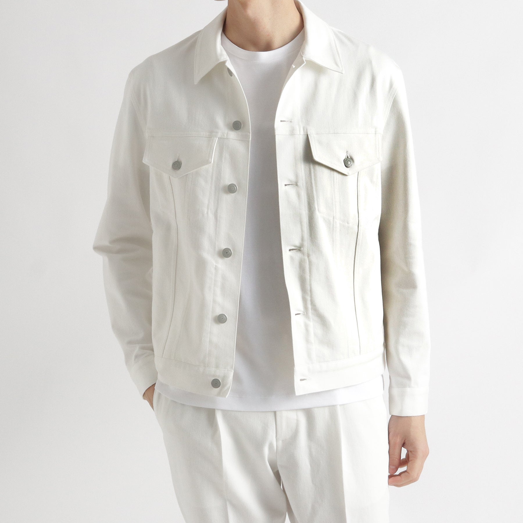 REFLEM【レフレム】ダメ―ジ加工デニムハイネックブルゾン ホワイト REFLEM【レフレム】ダメ―ジ加工デニムハイネックブルゾン