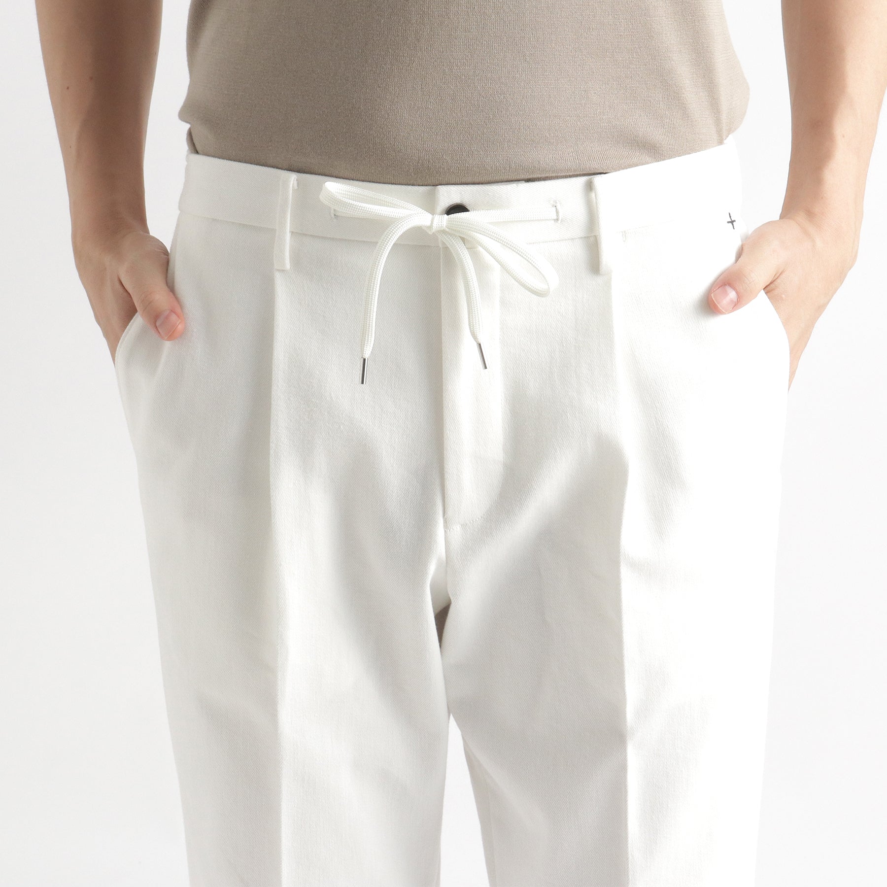 pelleq ぺレック　ジーンズ　オフホワイト pelleq ぺレック ジーンズ オフホワイト