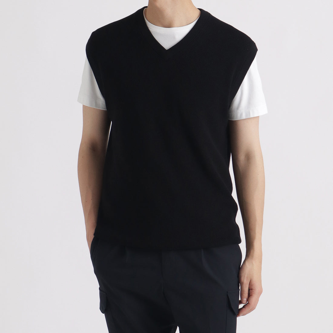SUVIN PLATINUM Knit Vest Color: Black