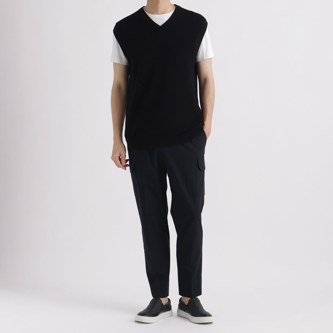 SUVIN PLATINUM Knit Vest Color: Black