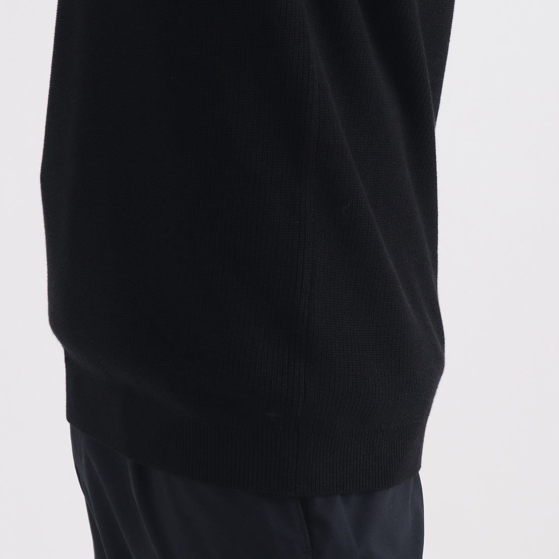 SUVIN PLATINUM Knit Vest Color: Black