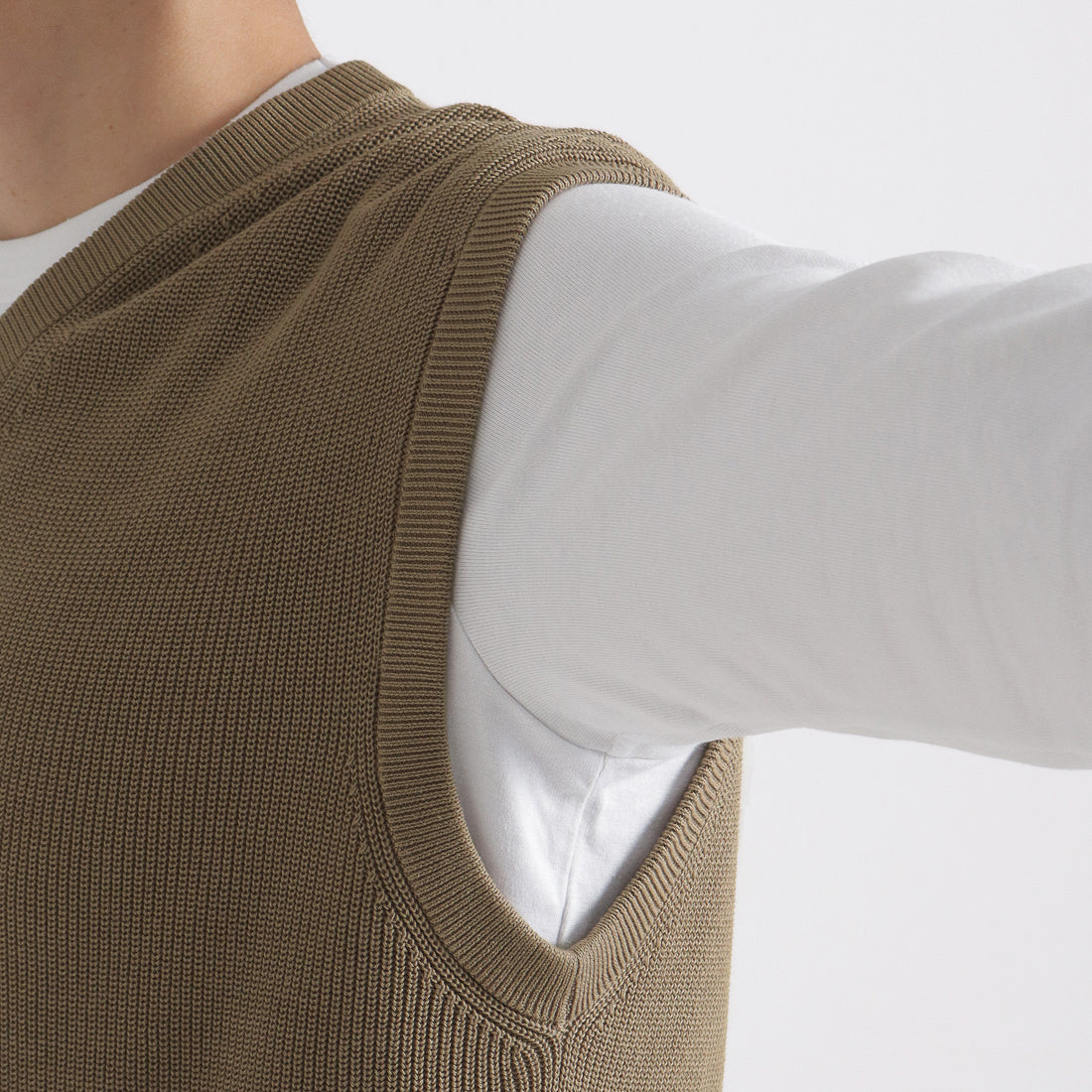 SUVIN PLATINUM Knit Vest Color: Mocha