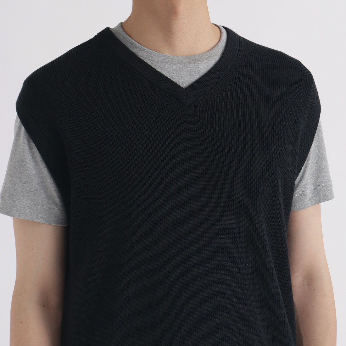 SUVIN PLATINUM Knit Vest Color: Navy