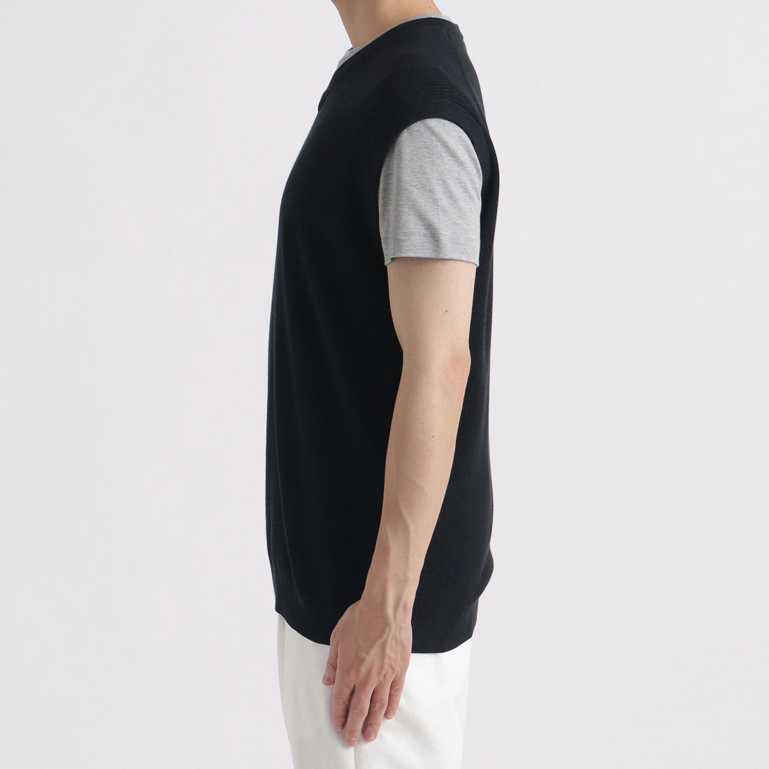 SUVIN PLATINUM Knit Vest Color: Navy