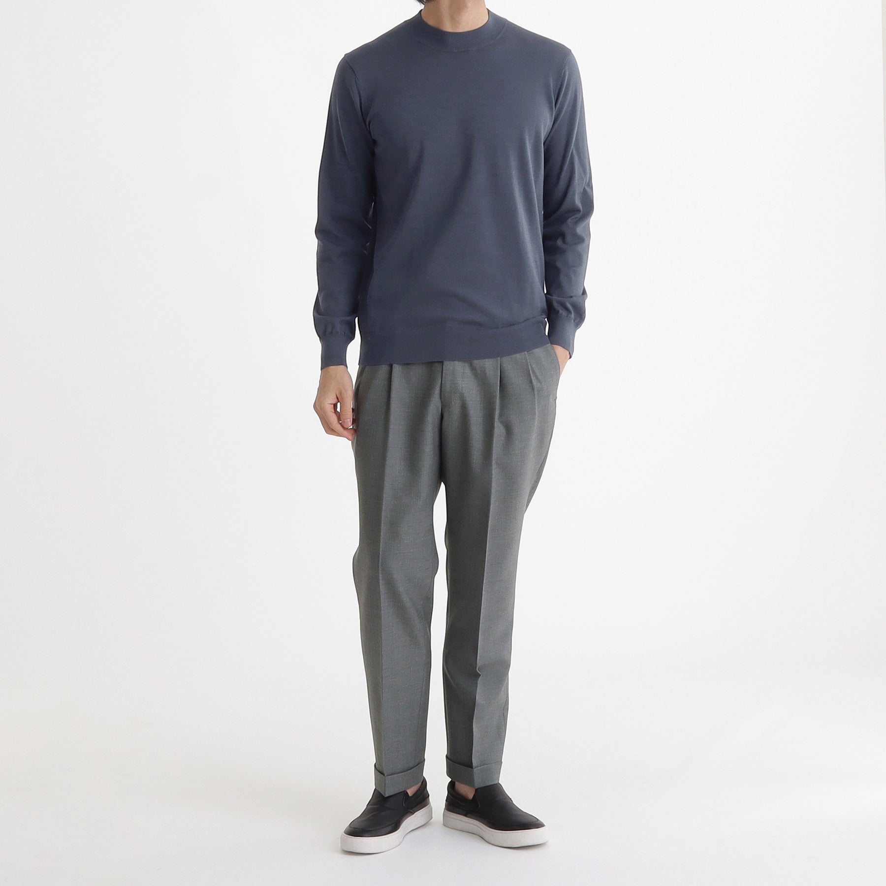 スビンプラチナム モックネックニット グラファイトブルー | ＋CLOTHET