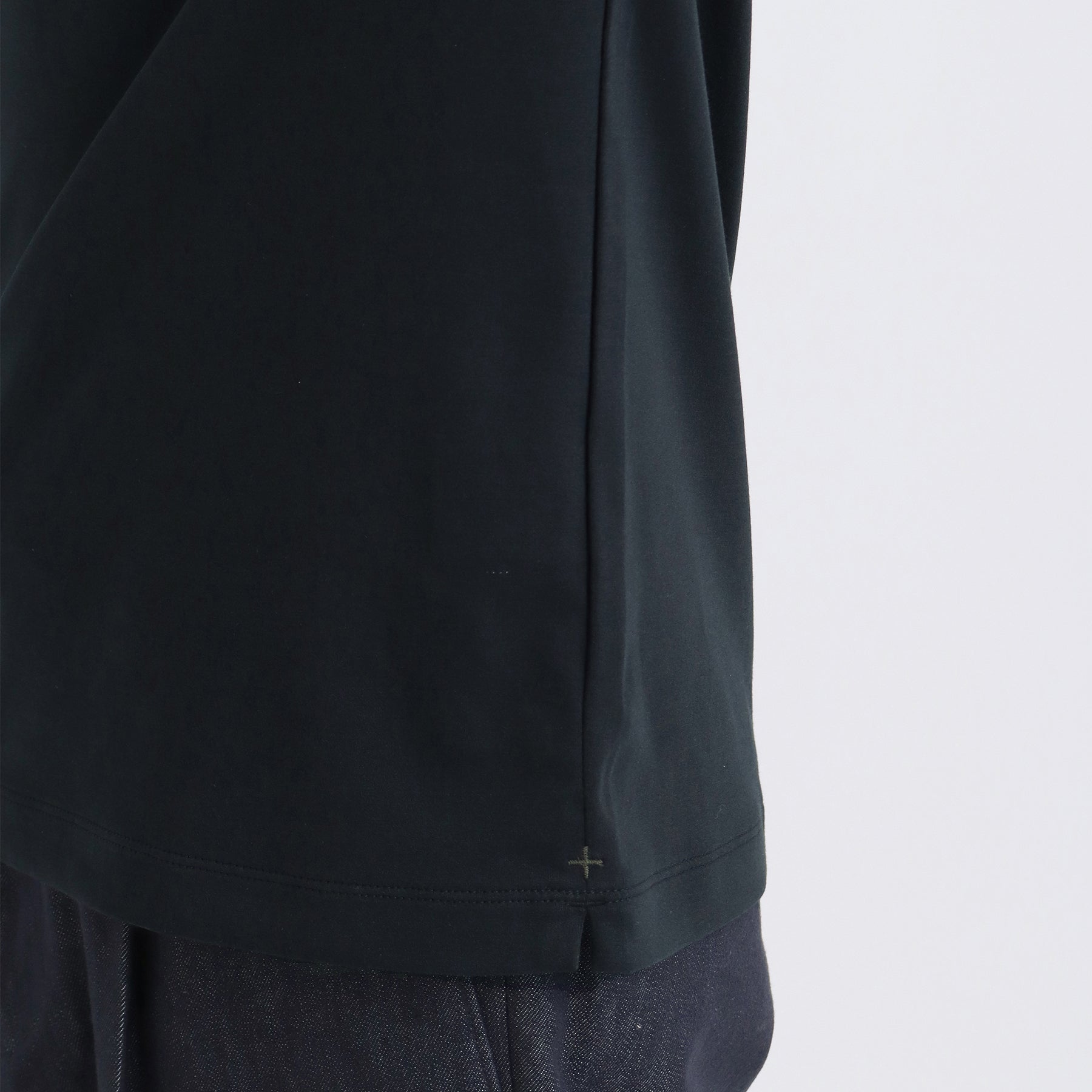 Tailored Long Sleeve T-shirt Color: Navy