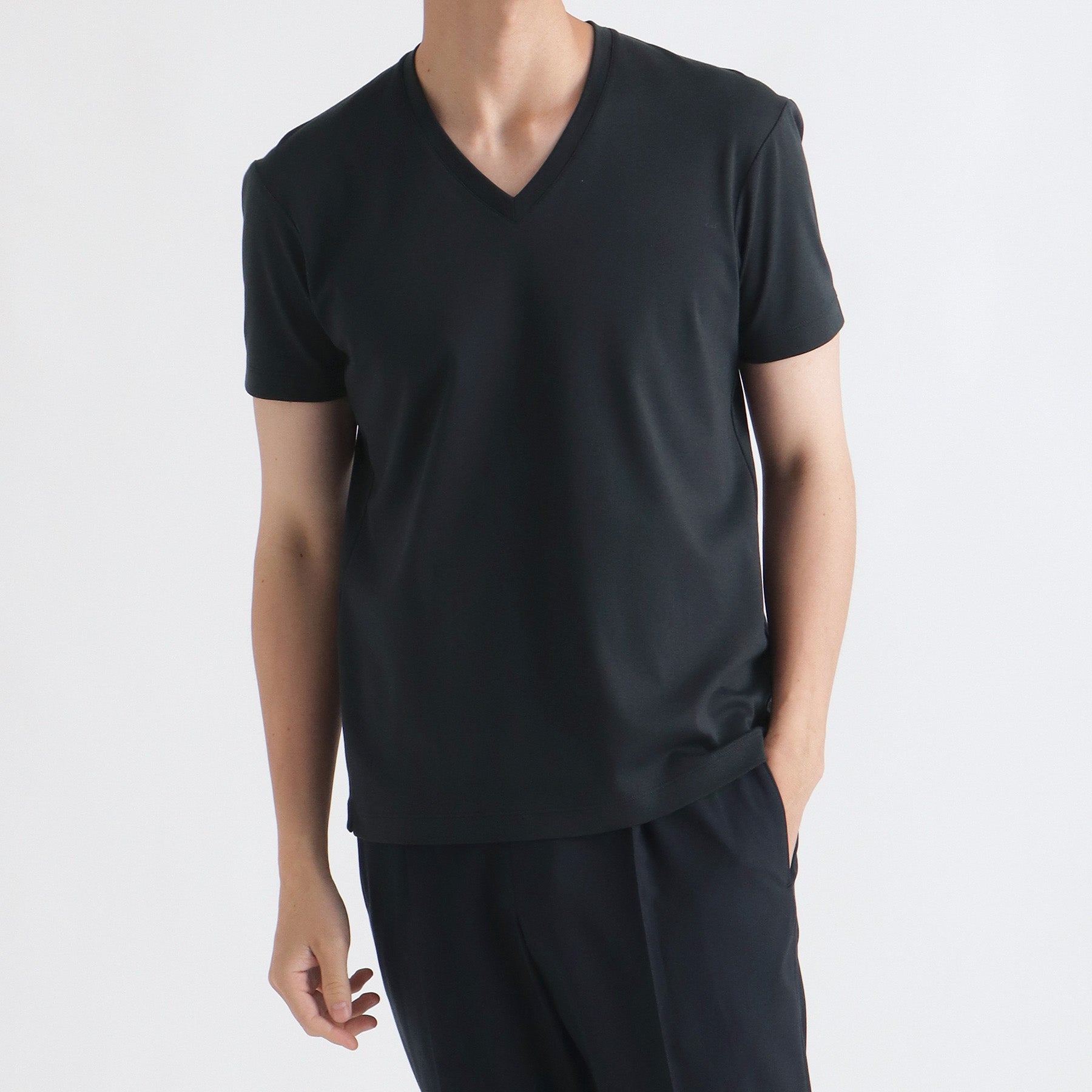 やんやん。ナチュラルS×1プラチナムS×1プラチナムT×1 スビンプラチナムスムーステーラードVネックTシャツ ネイビー