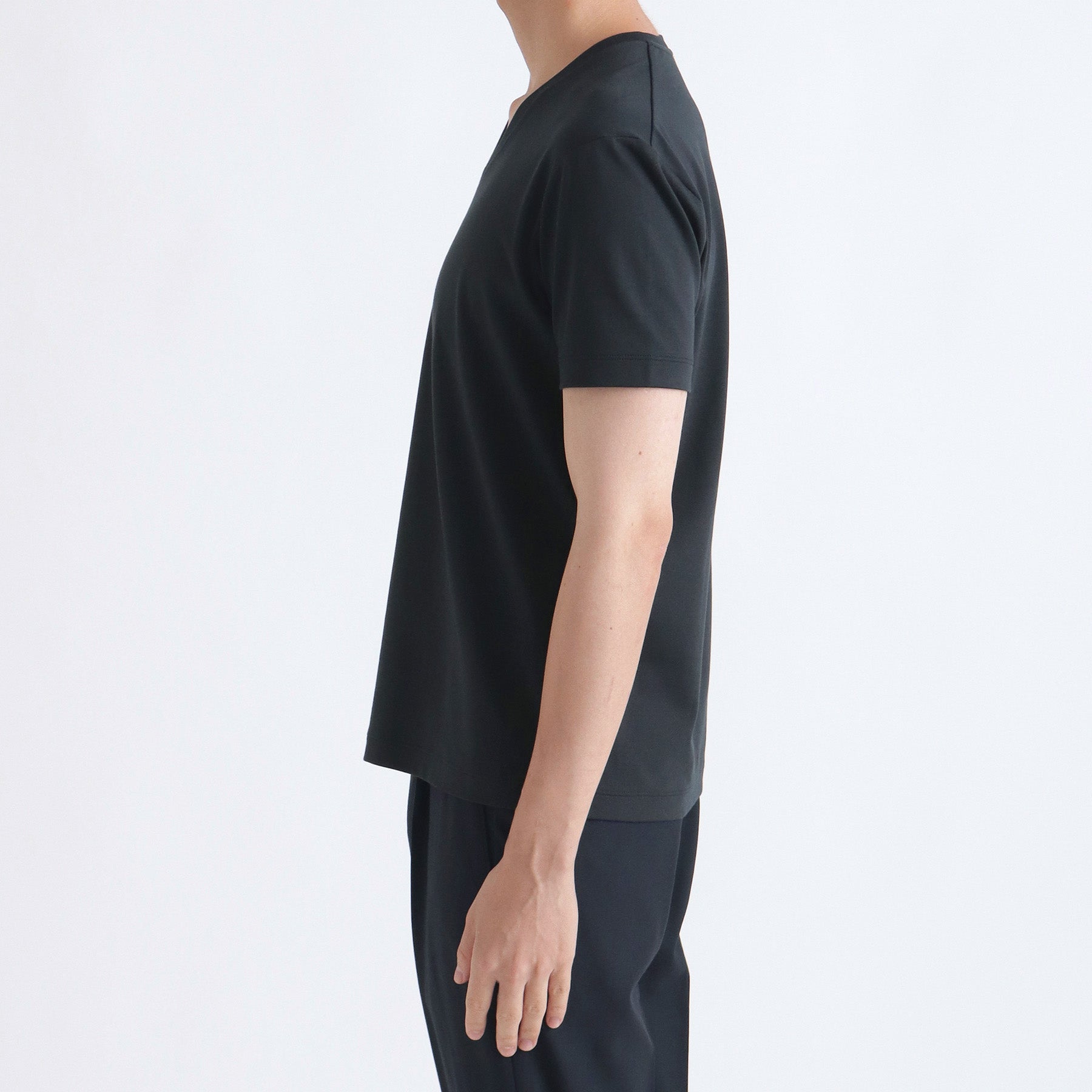 Tailored Vneck T-shirt Color: Navy