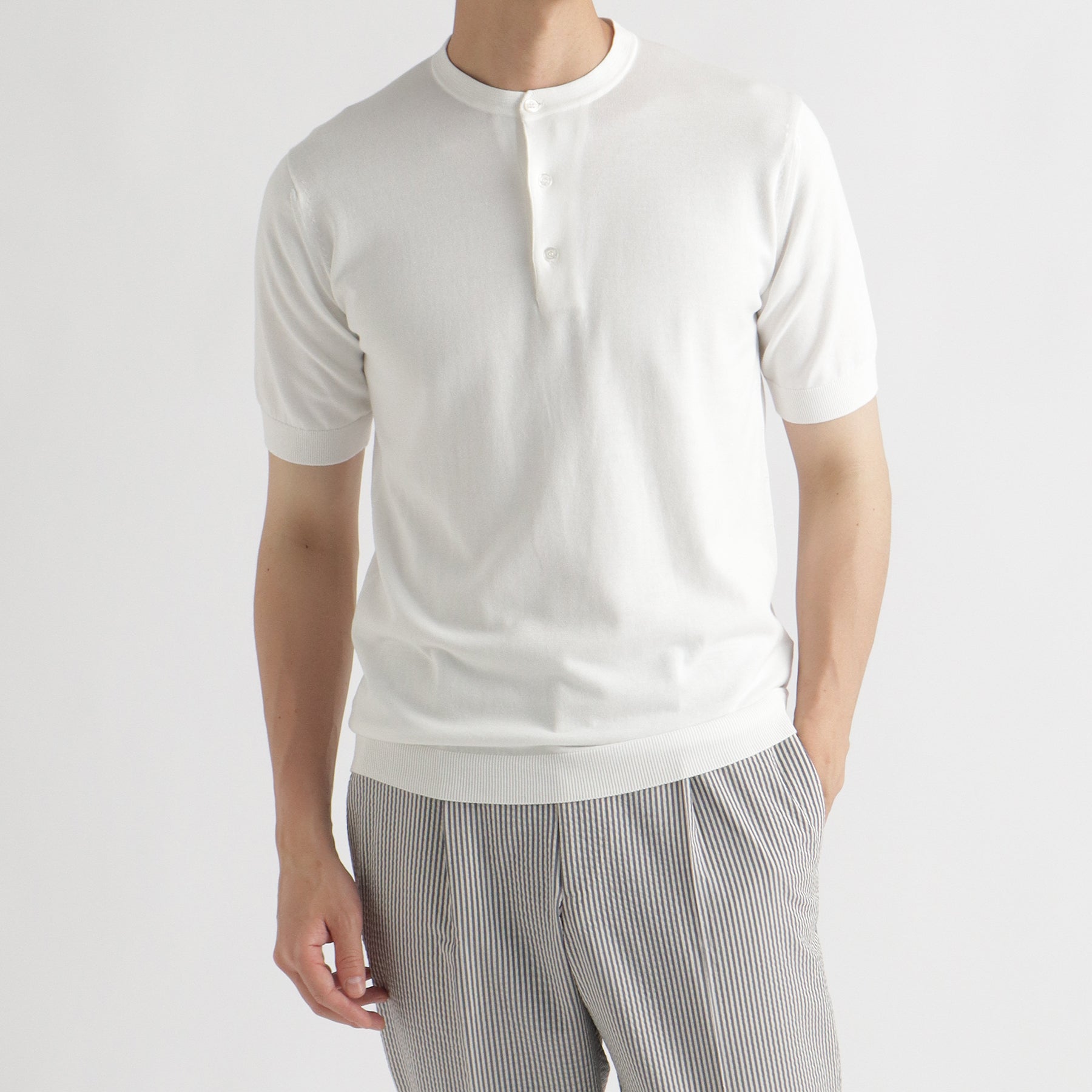 スビンプラチナム ヘンリーネックニットTシャツ ホワイト | ＋CLOTHET