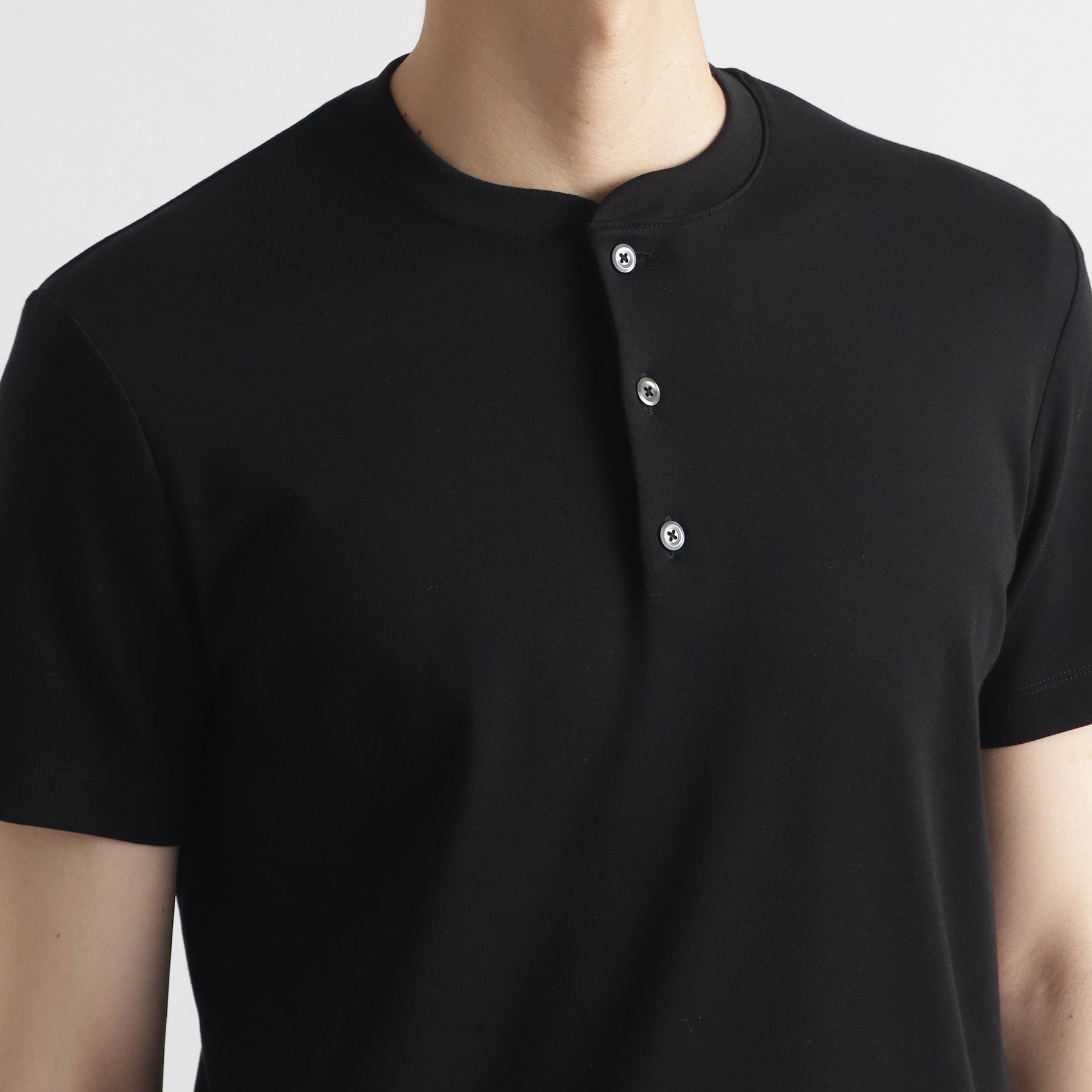 スビンプラチナムスムース テーラードヘンリーネックTシャツ ブラック