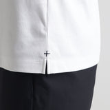 スビンプラチナムスムースヘンリーネックTシャツホワイトの裾を写したメンズ着用画像