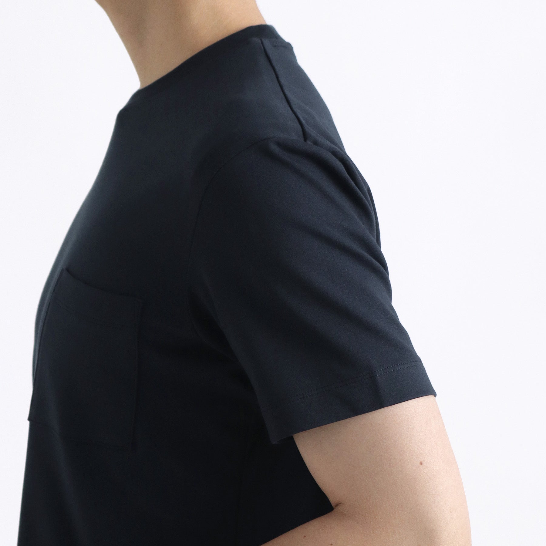 【リニューアル】+C定番 Tailored Pocket T-shirt Color: Navy